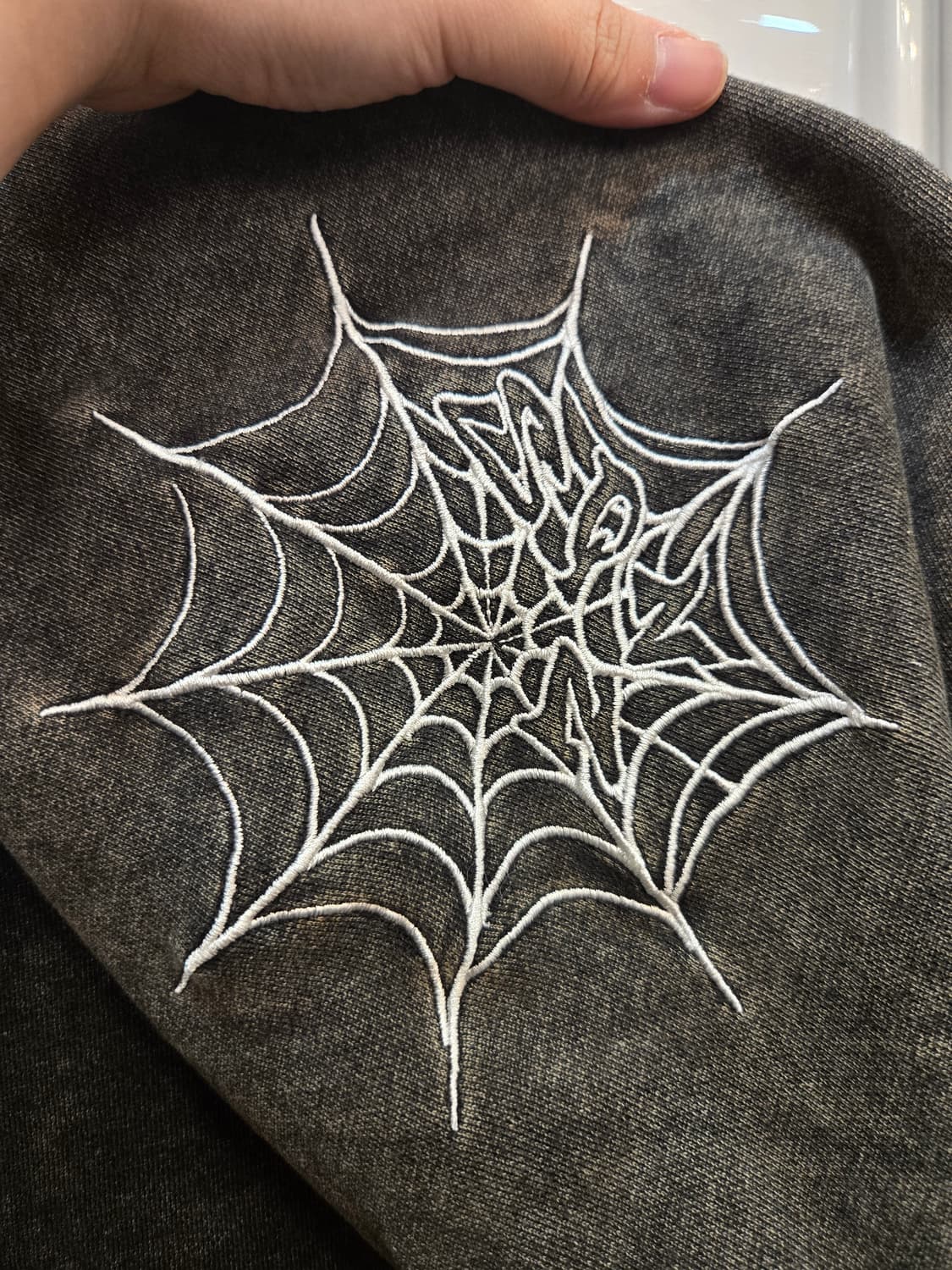 시퀀즈 빈티지 워싱 거미줄 메탈 로고 오버핏 후드 집업 상품이미지4