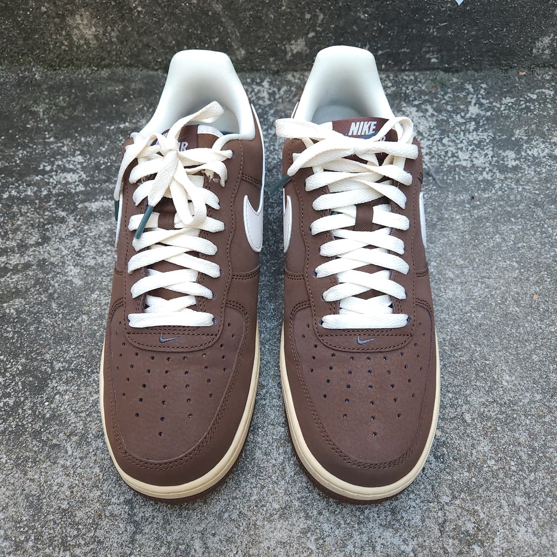 [260] 나이키 에어포스 1 '07 카카오 와우 코코넛 밀크 상품이미지2