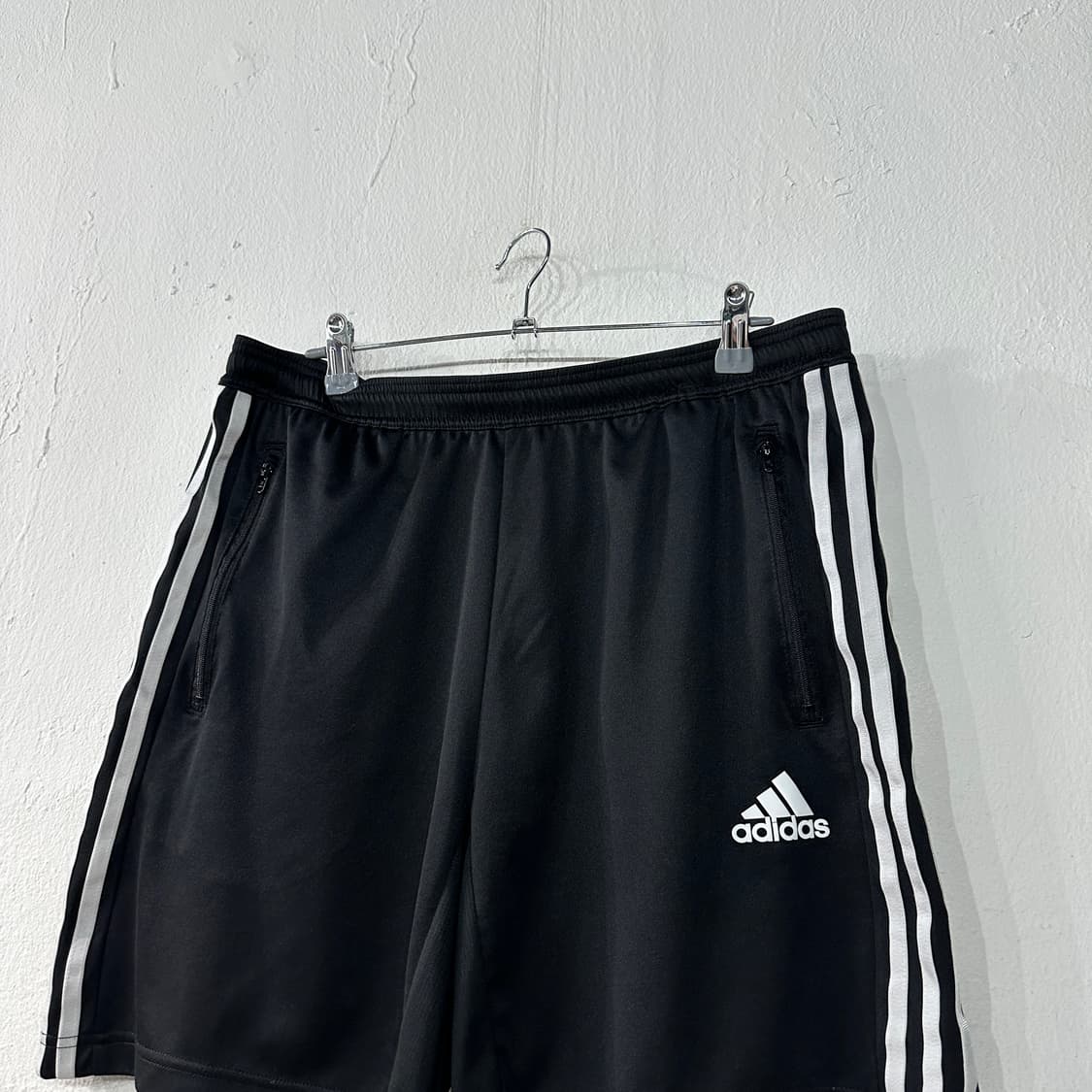 아디다스 검흰 반바지 XXL  상품이미지2