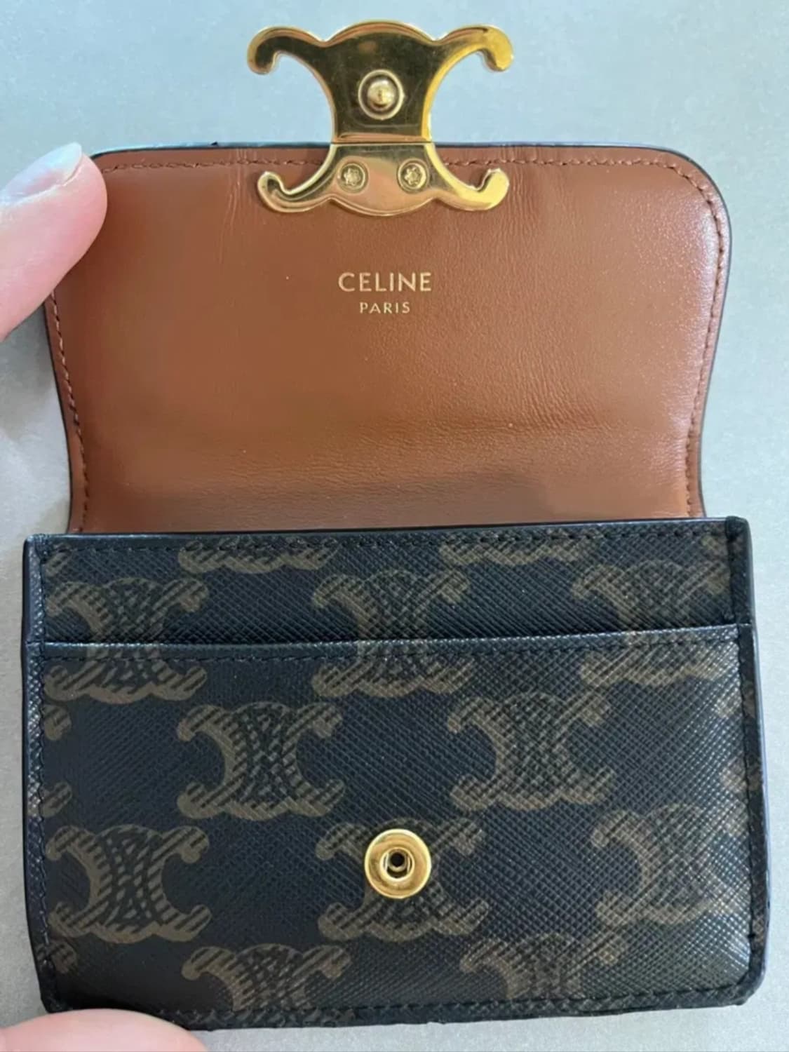 셀린느 트리옹프 플랩 카드지갑 상품이미지6