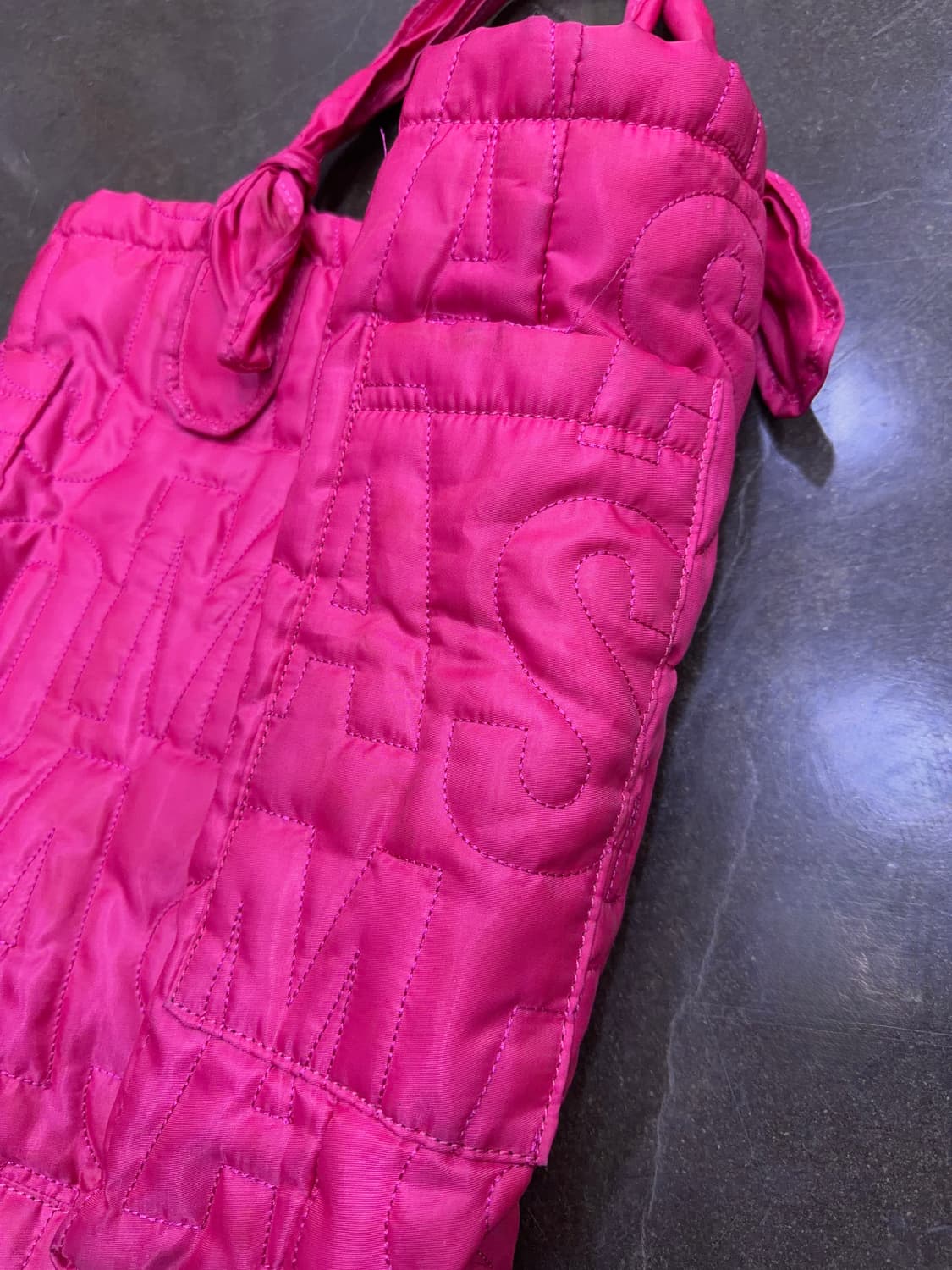 마크제이콥스 넉아웃 핑크 퀼팅 나일론 토트백 상품이미지6