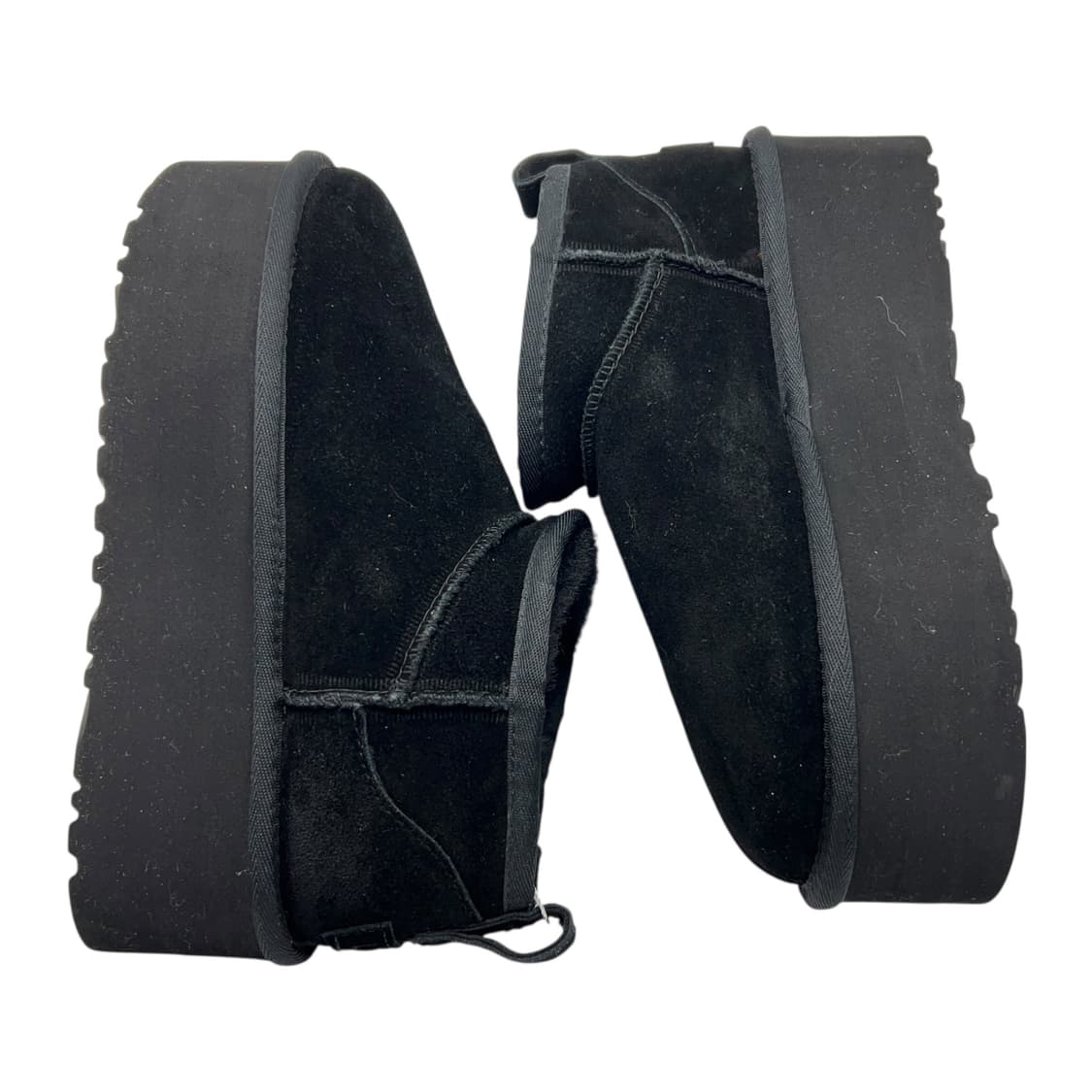 230 W 어그 클래식 울트라 미니 플랫폼 부츠 블랙 상품이미지2