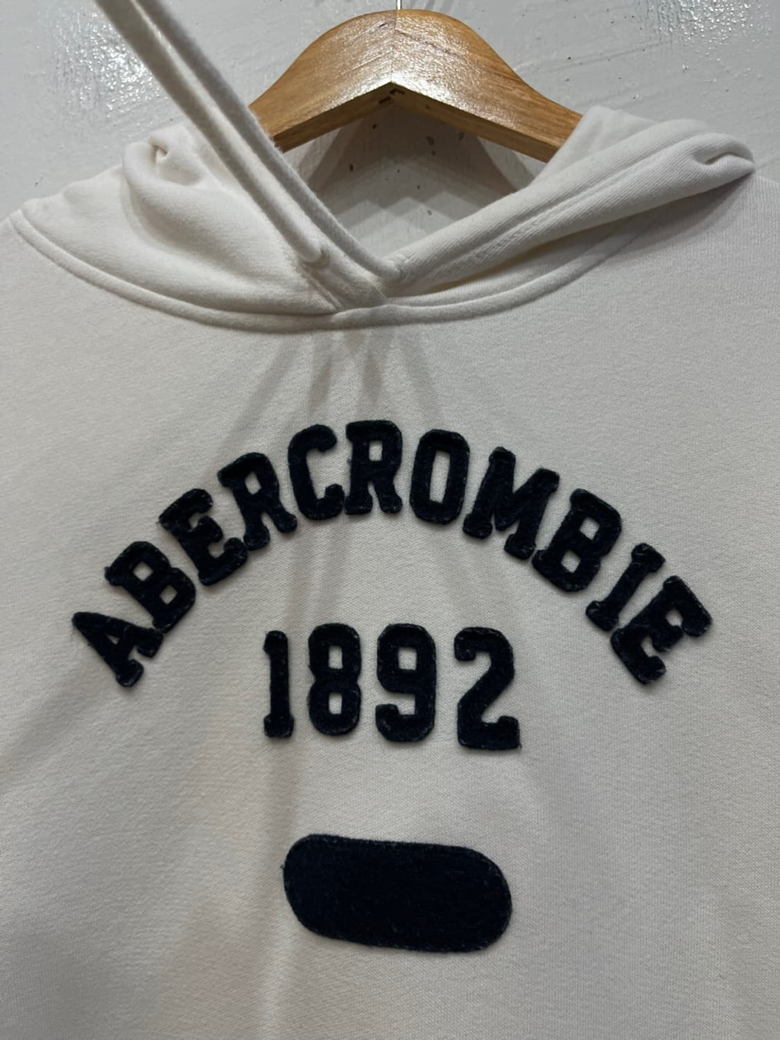 아베크롬비 아플리케 후드 화이트 상품이미지2