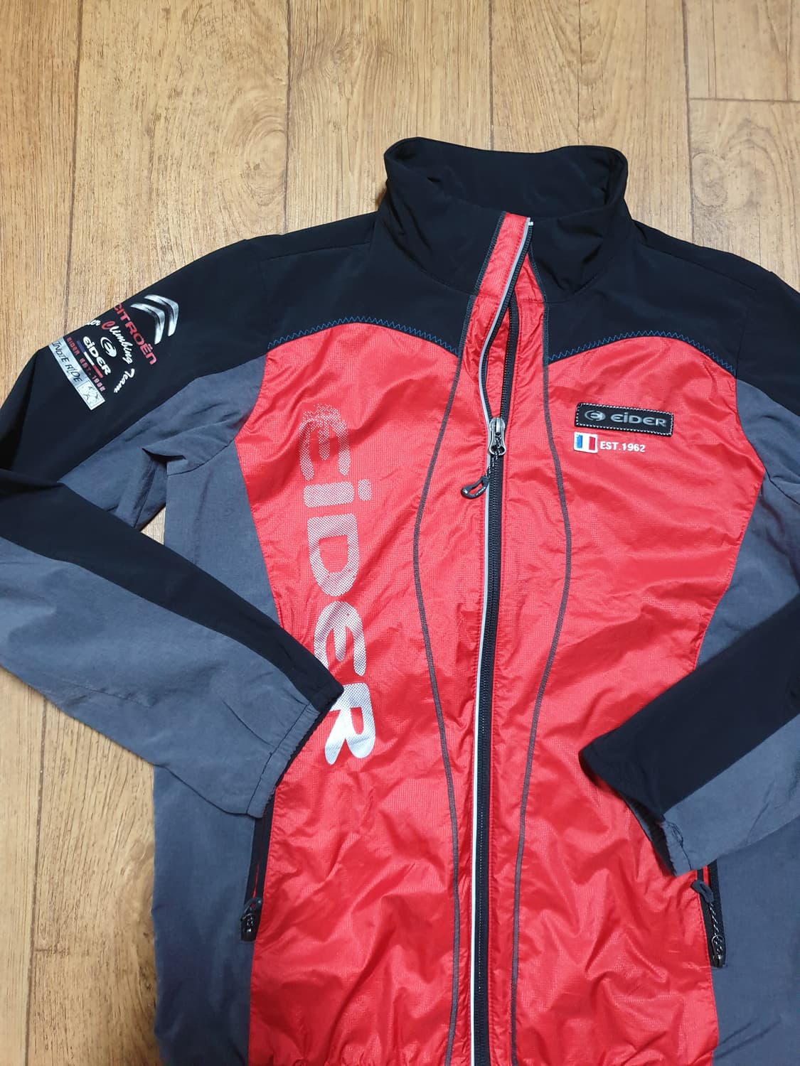 1208 아이더 아웃도어 바람막이 90 사이즈입니다 상품이미지4