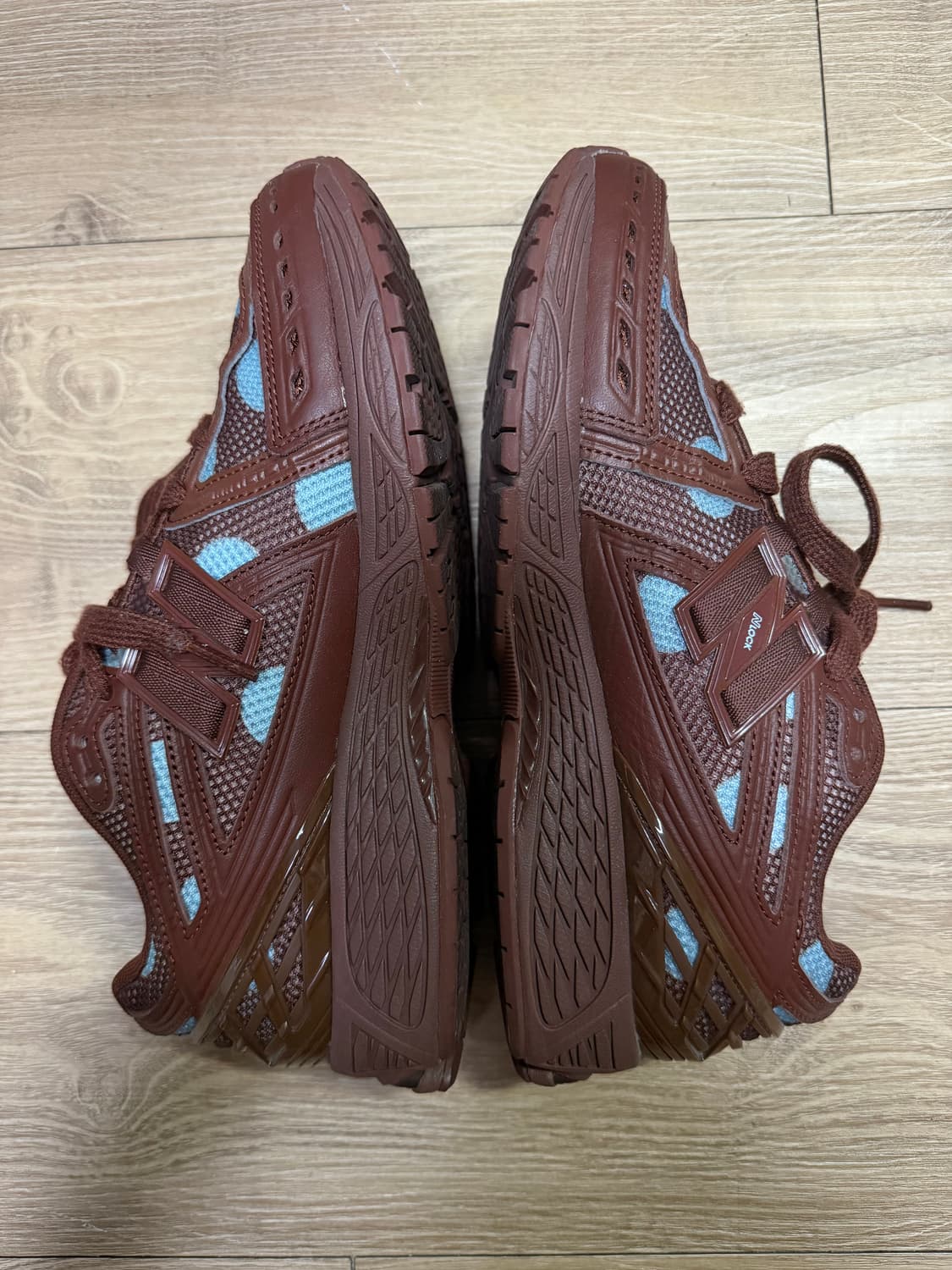 뉴발 도트 운동화 M1906R 상품이미지2