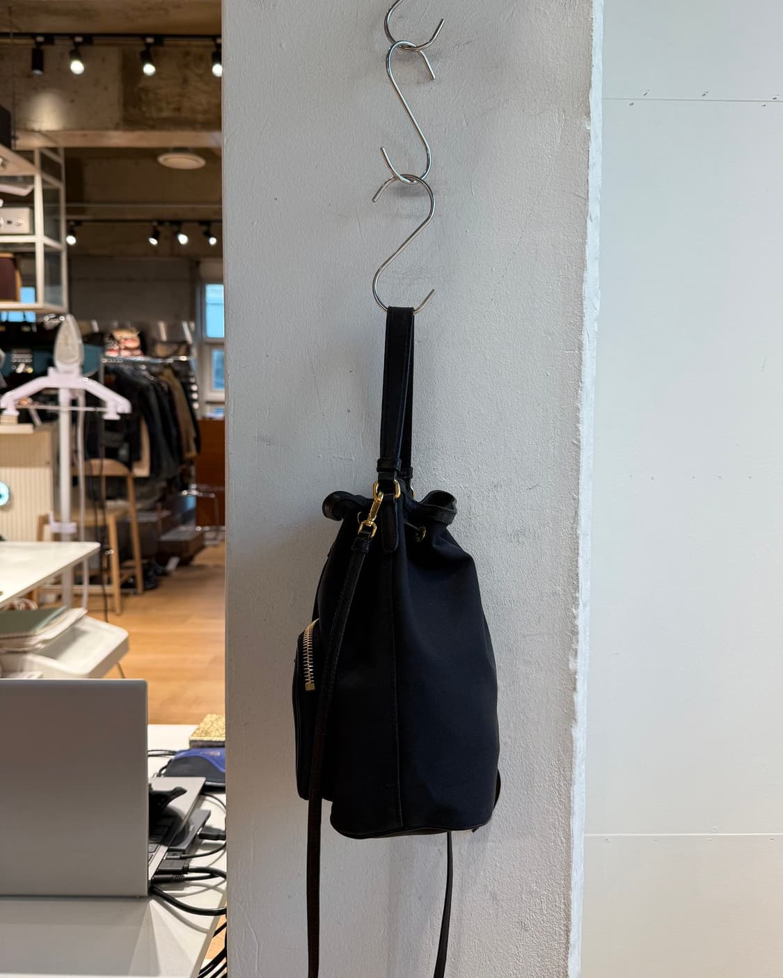 프라다 블랙 듀엣 리나일론 버킷백  상품이미지6