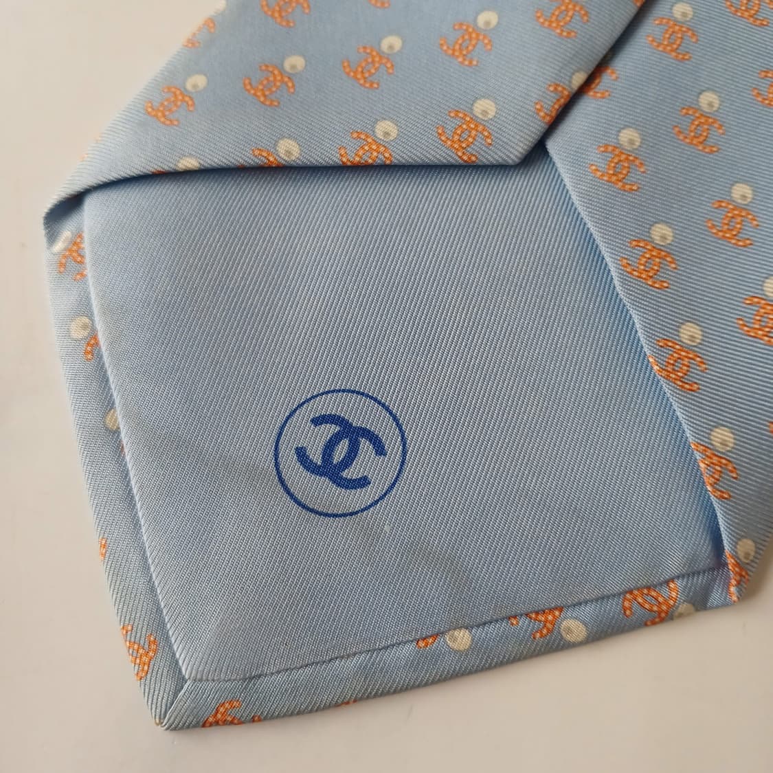 샤넬 실크 올오버 로고 넥타이 10.2cm B-등급 A19540
 상품이미지10