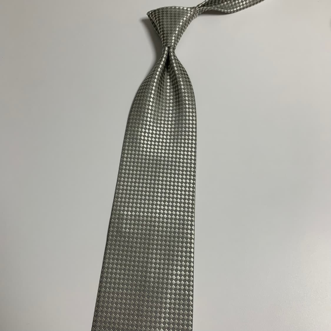 버버리(BURBERRY) 화이트컬러 체크넥타이 명품 100실크 A+등급 상품이미지8