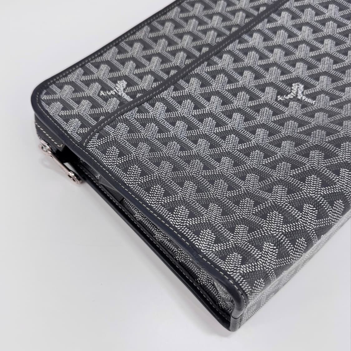 고야드 쥬방스 클러치백 GM 그레이 상품이미지5