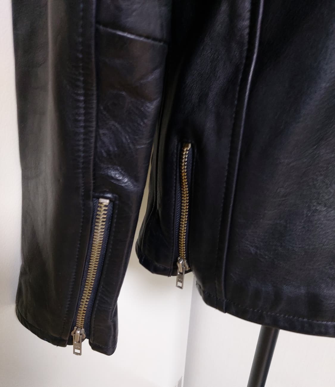 리바이스 90s 블랙탭 소가죽 라이더 자켓  (100)

 상품이미지6