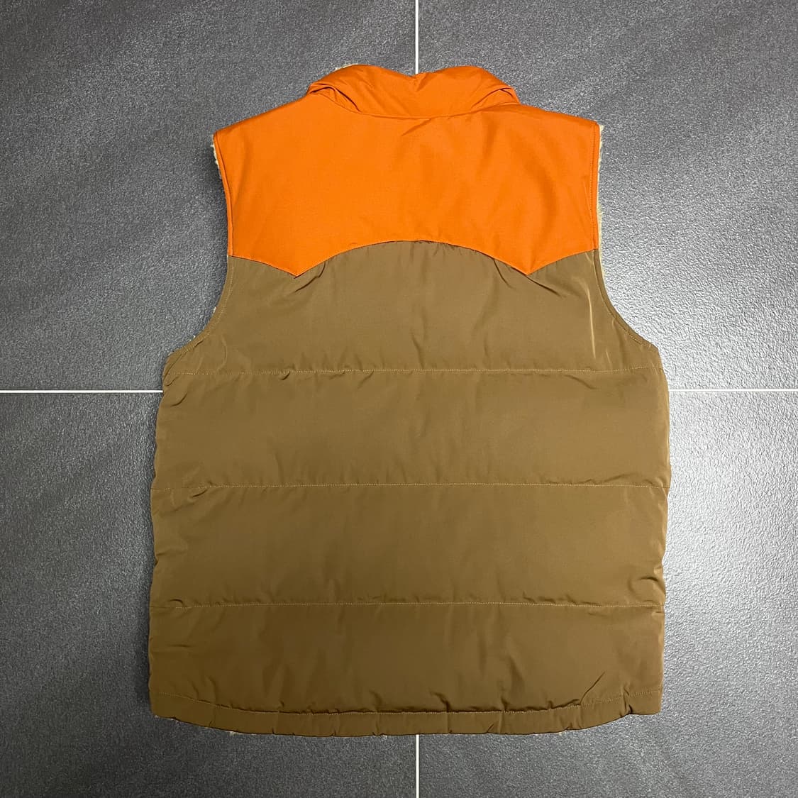 파타고니아 비비 다운 베스트 (리버서블 조끼) 팔아요 상품이미지2