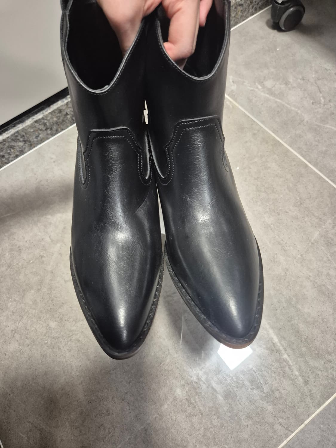 마뗑킴 웨스턴 앵클 부츠 WESTERN ANKLE BOOTS IN BLA 상품이미지4