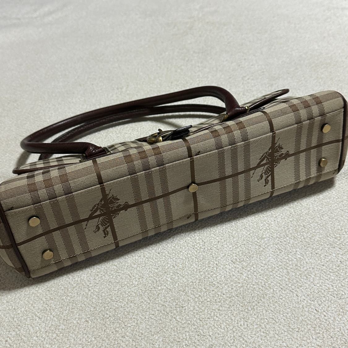 버버리 노바체크 숄더백 상품이미지5