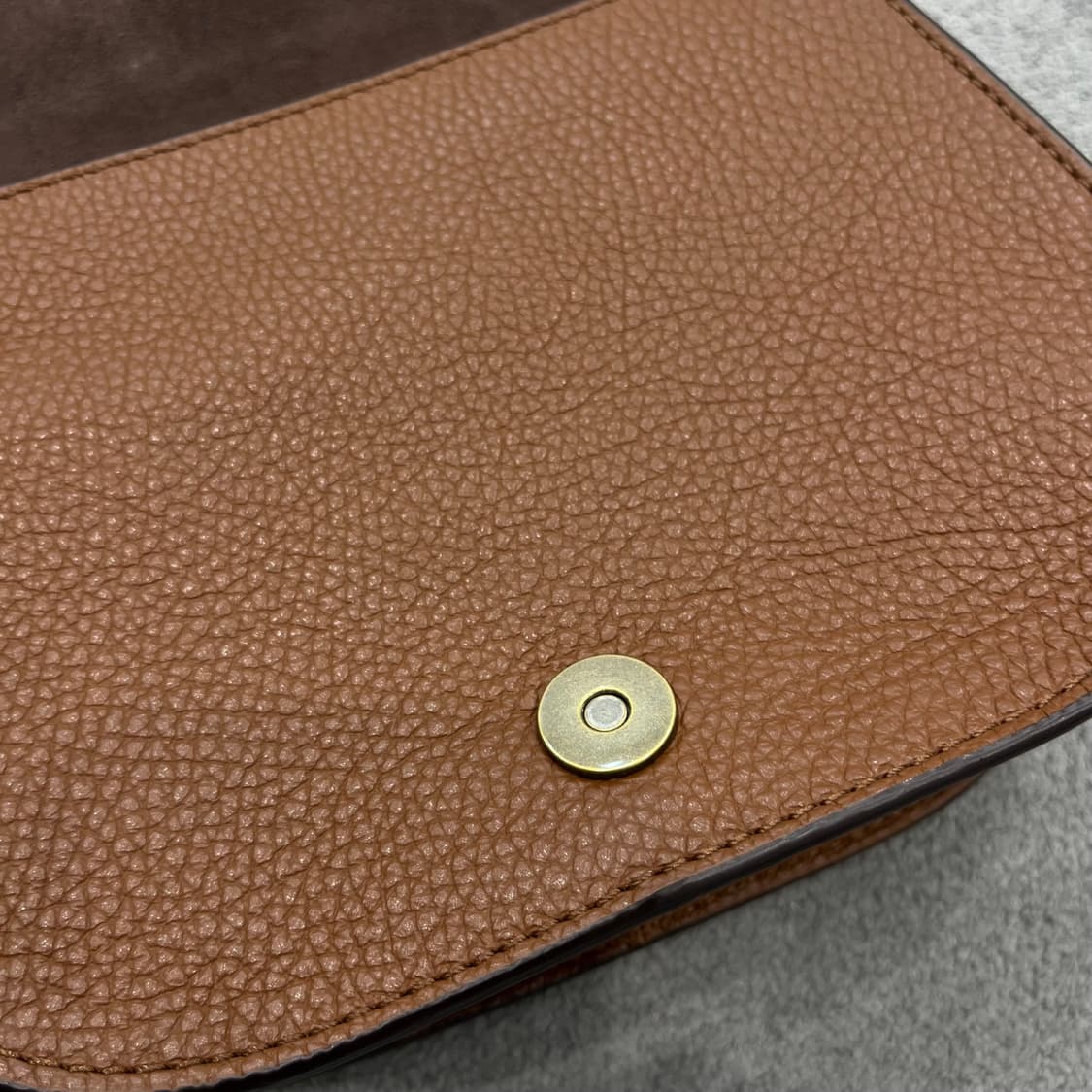 폴로 랄프로렌 페블 레더 레녹스 스몰 숄더백 상품이미지4