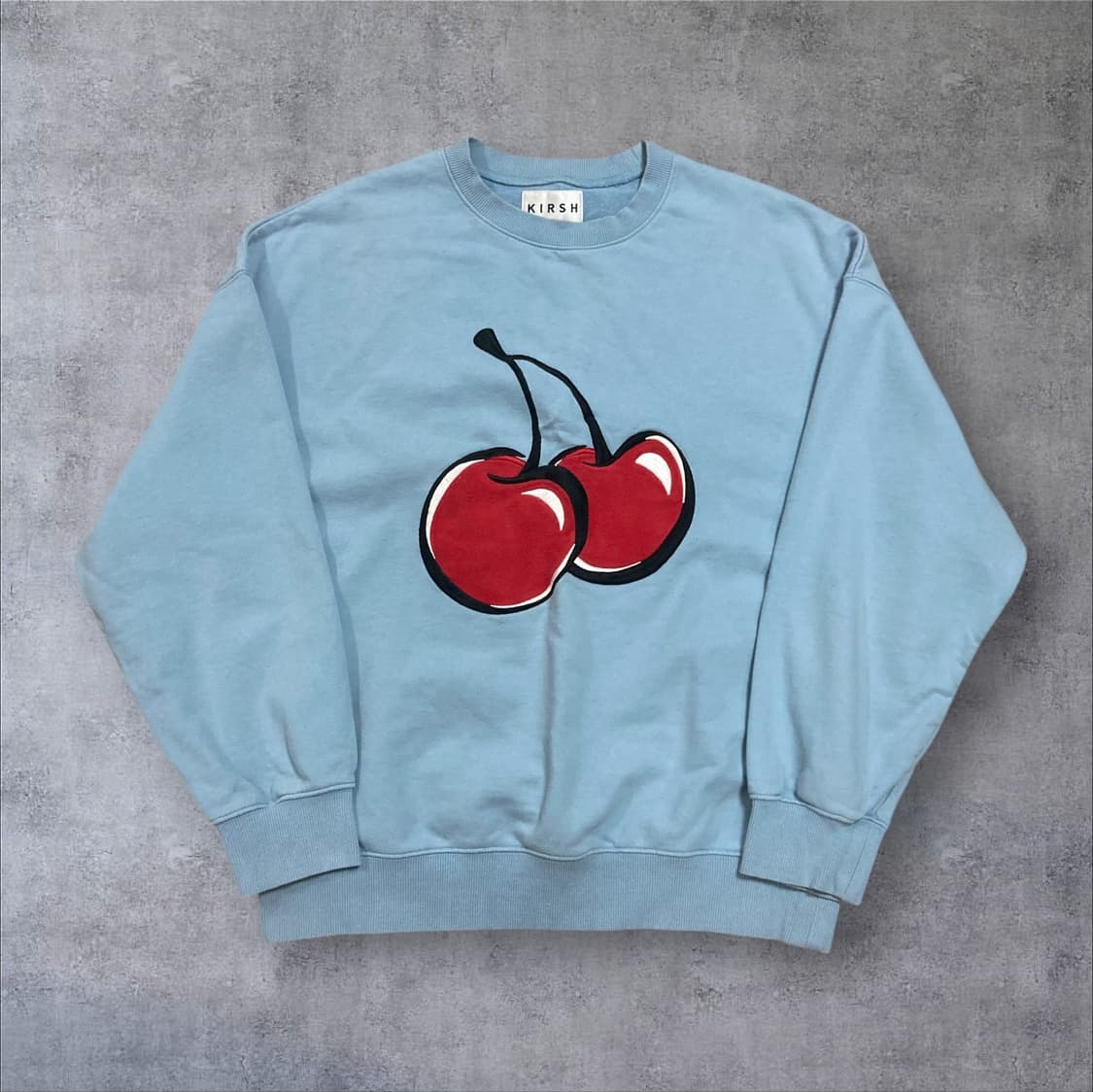키르시 체리 빅로고 스카이 컬러 맨투맨 상품이미지1