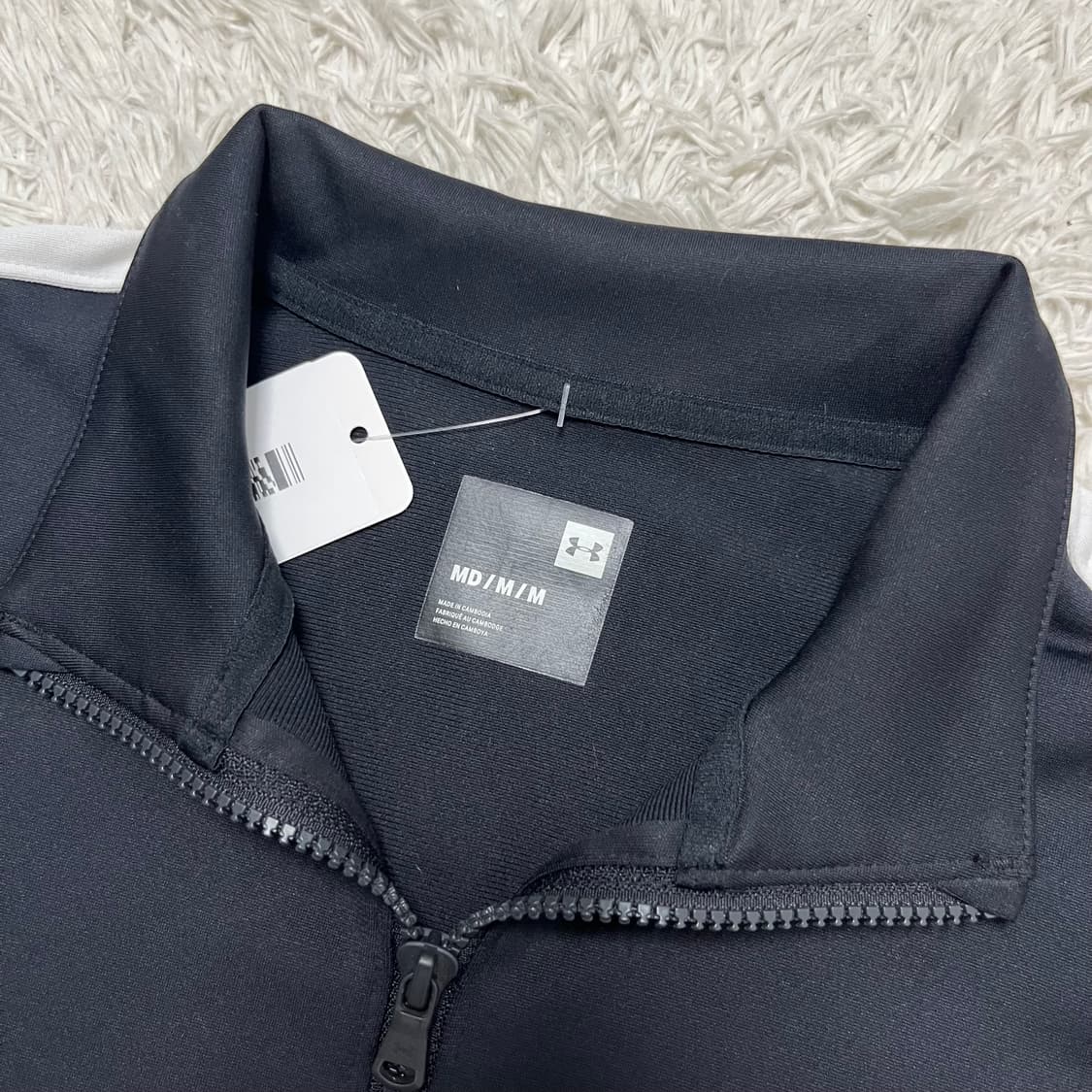 Under Armour black jersey 상품이미지6