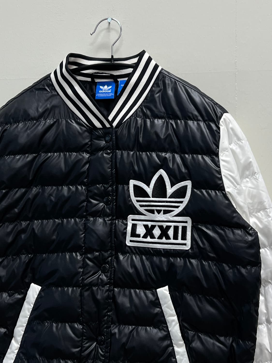 아디다스 빅트레포일 우먼스 바시티 패딩 자켓 상품이미지3