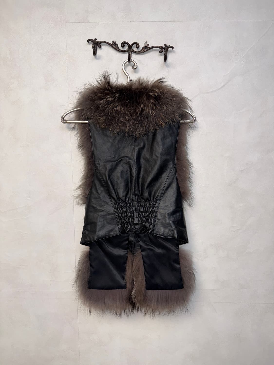 Mixed brown belted buckle fur vest 상품이미지3