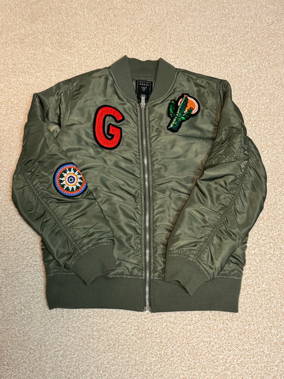 게스 카키 항공 점퍼 패치 자수 집업 패딩 상품이미지1