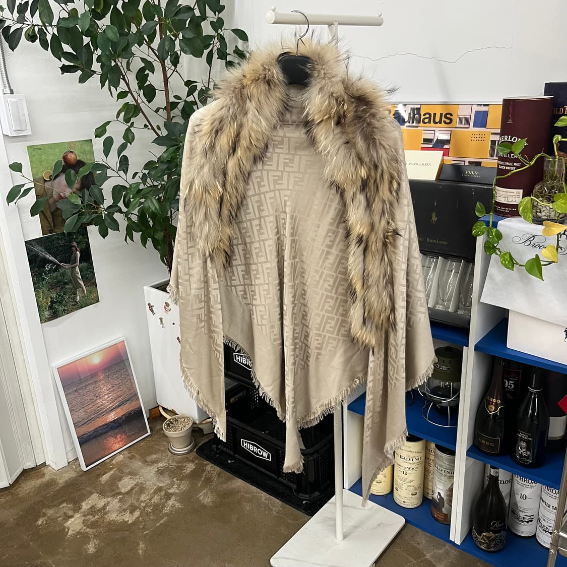 펜디 주카 실크 숄 판초 OS 상품이미지1