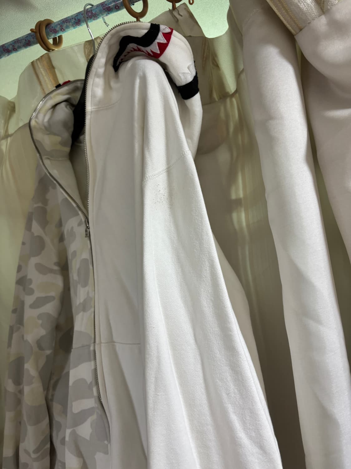 [2xl]베이프 화이트 카모 풀집업 후드티 상품이미지3