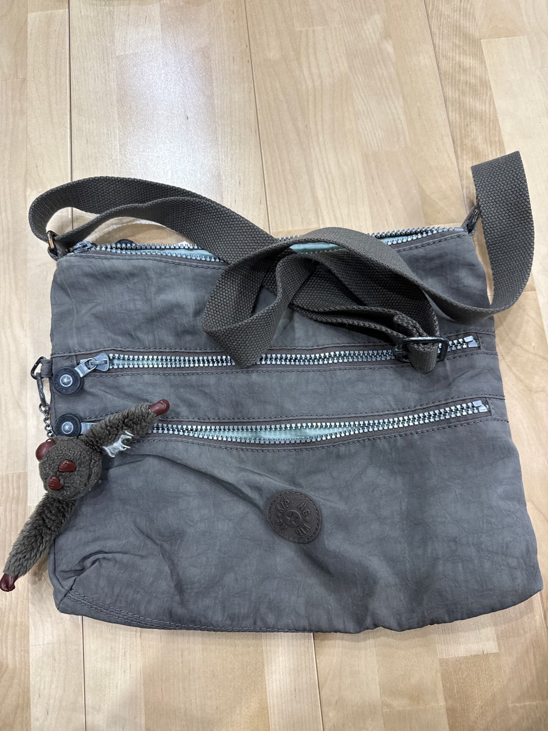 키플링 크로스백 상품이미지1