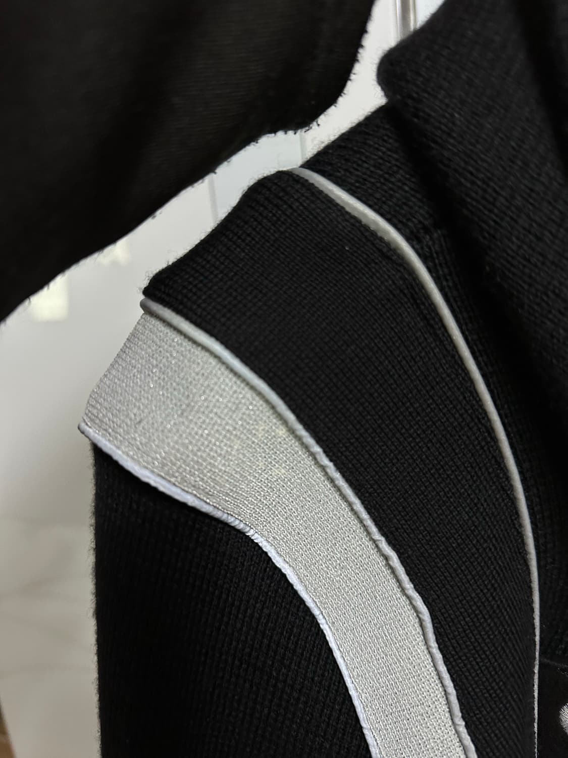 [새상품] 지방시 백로고 니트 봄버 바시티 후드 자켓 상품이미지9