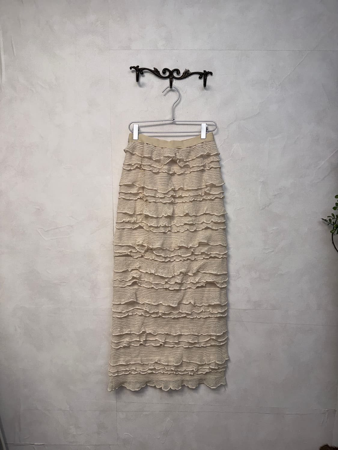 Ivory knit frill tiered banding maxi sk 상품이미지3