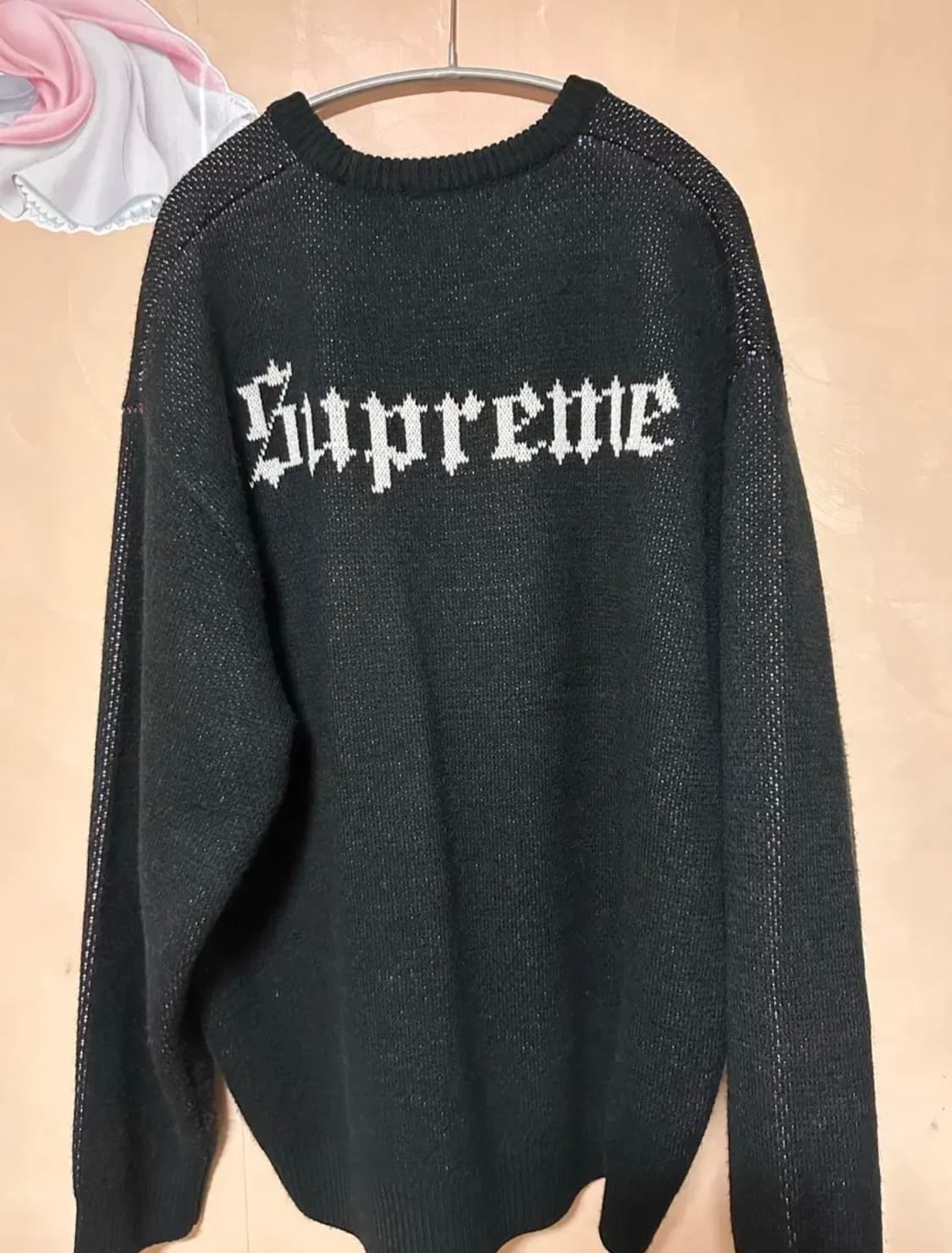 L) 슈프림 스노우 화이트 스웨터 블랙 - 24fw 상품이미지5