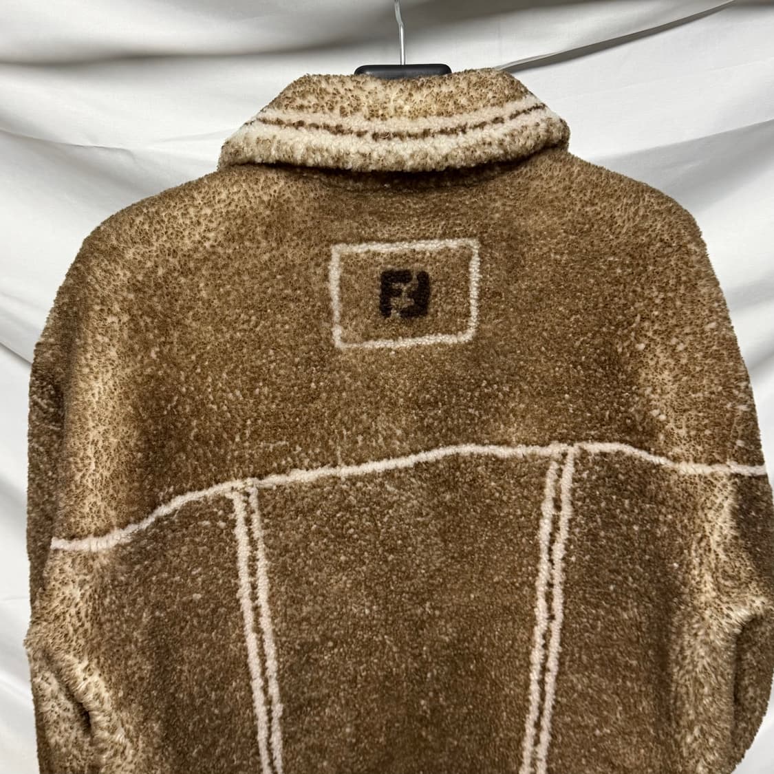 [새상품/오버핏46] 23FW 펜디 시어링 밍크퍼 브라운 자켓 상품이미지5