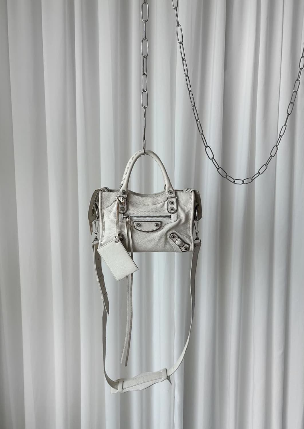 발렌시아가 메탈릭 엣지 시티 모터백 상품이미지1