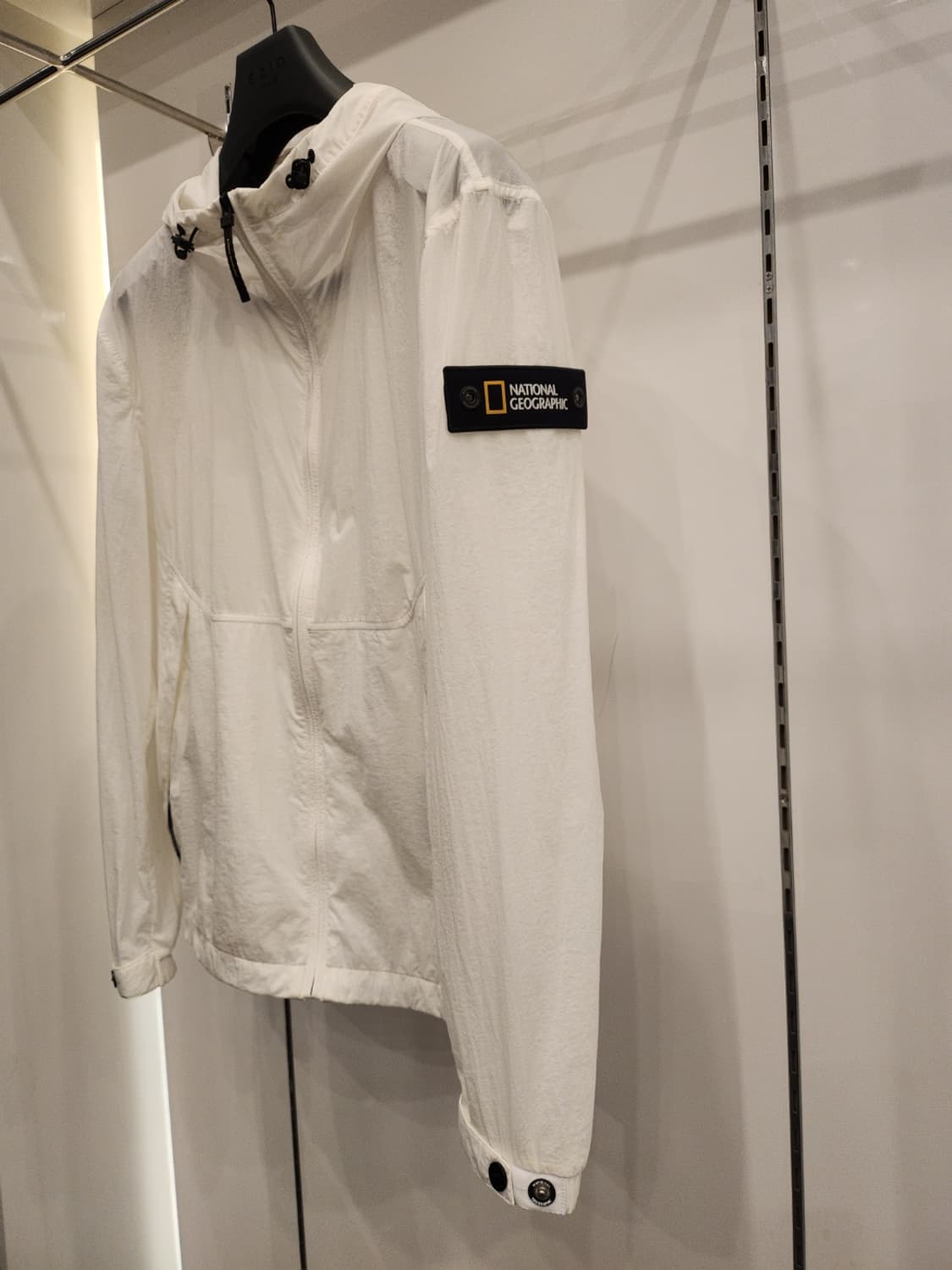 네셔널지오그래픽 후드바람막이 100 상품이미지3