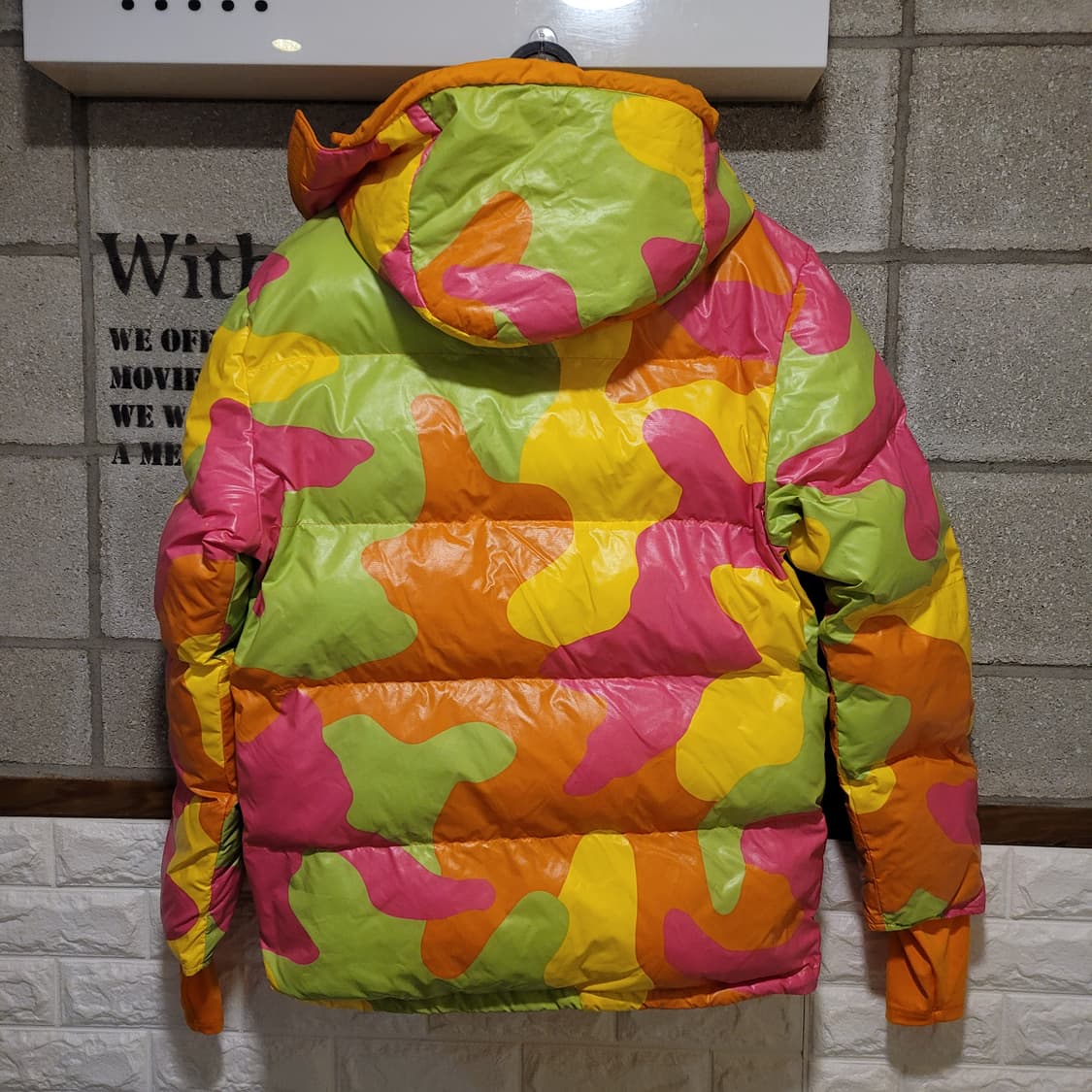 아디다스 제레미스캇 네온 카모 패딩 85 상품이미지2