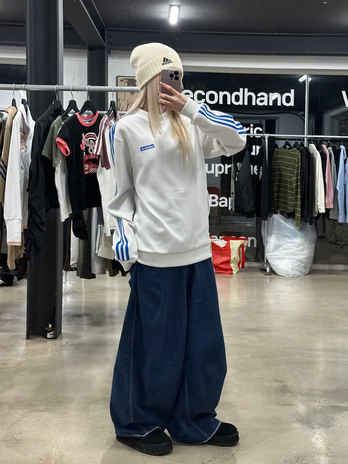 아디다스 오리지널스 삼선 로고 맨투맨 텐노지  화이트 상품이미지2