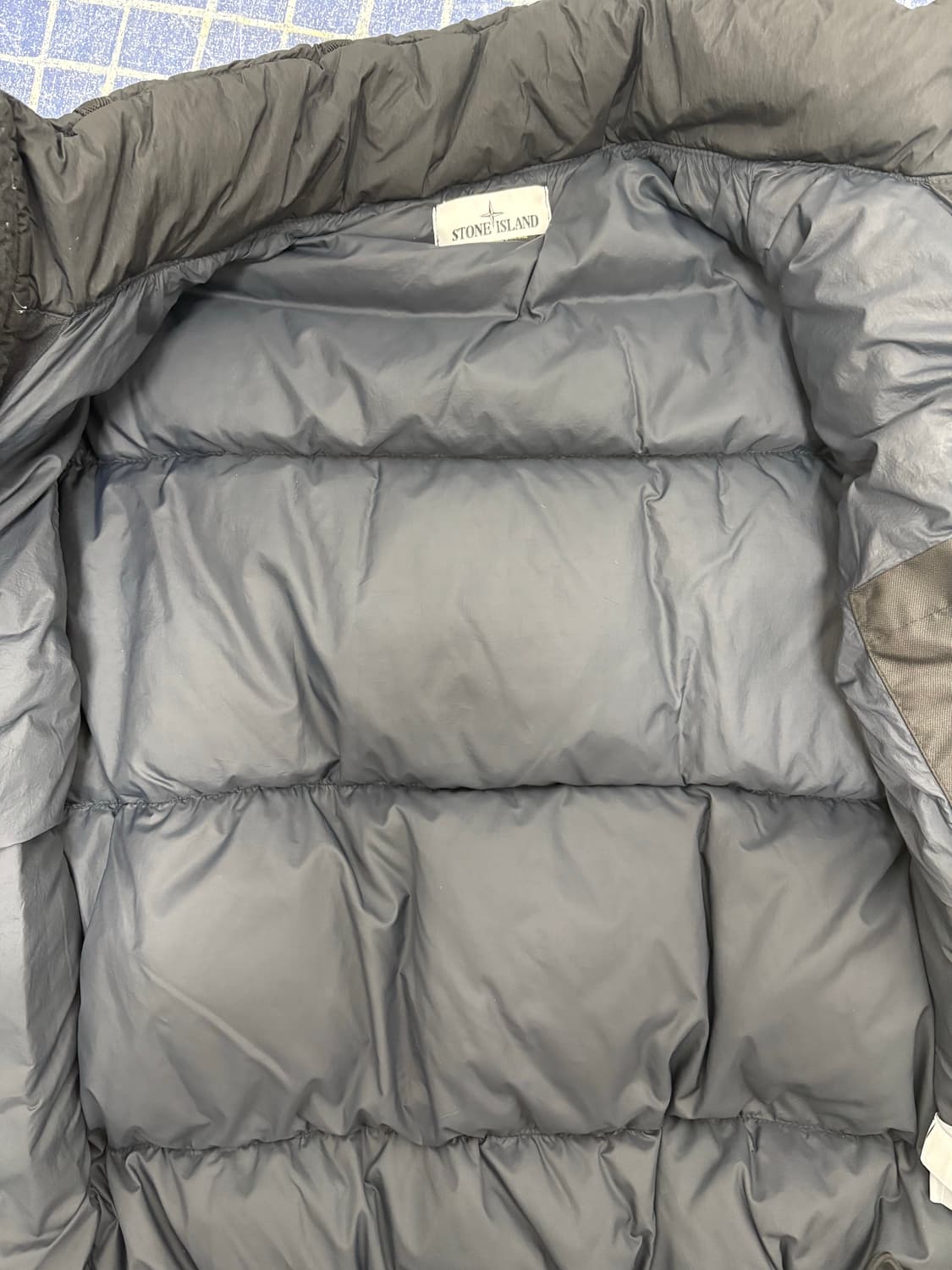 스톤아일랜드 논후드 크링클랩스 패딩S  상품이미지3