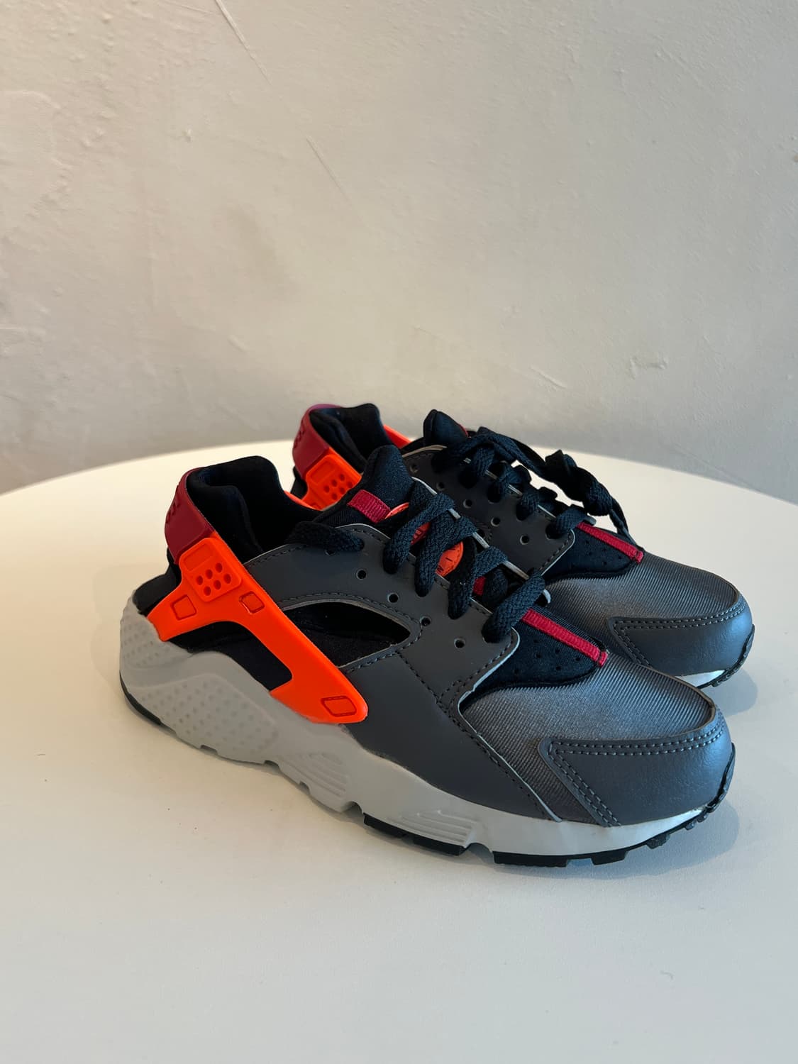 (225) 나이키 에어 허라취 런 (GS) '다크 그레이 상품이미지1