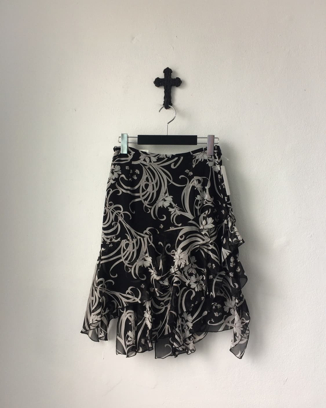 Drop frill point pattern midi skirt 상품이미지1