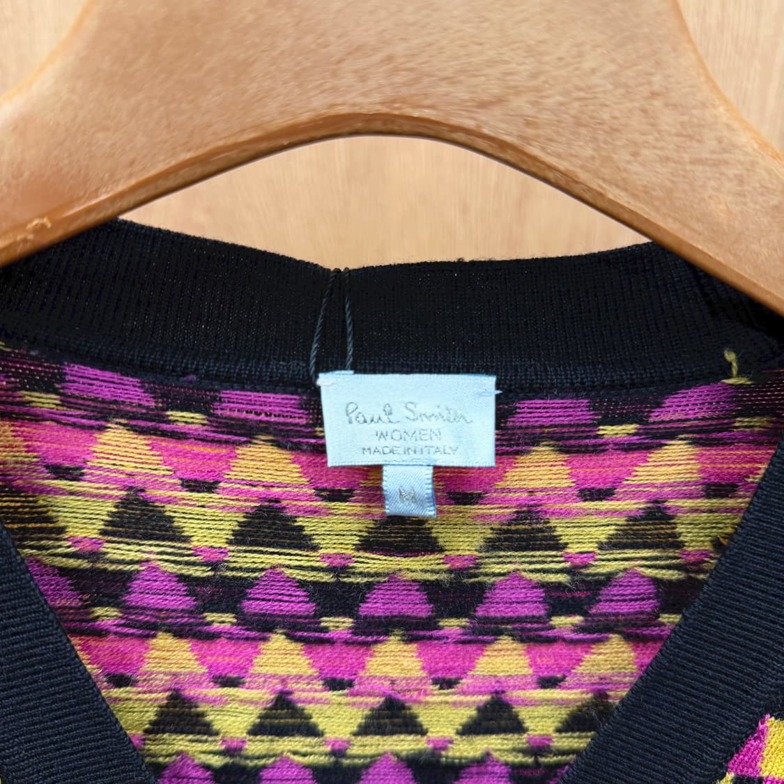 폴스미스 브이넥 니트 가디건 옐로우 지그재그 패턴 배색 버튼 디테일 블랙 상품이미지6