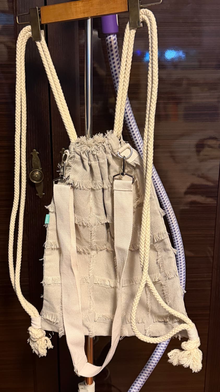 [남녀공용]밀크웨이브 그런지 스퀘어 패턴 크로스백 앤 짐색 아이보리 상품이미지2