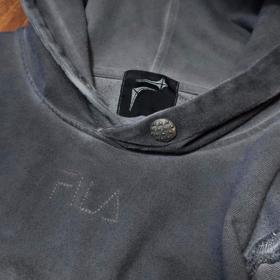 떠그클럽 X 휠라 스티치 워시드 후드스웻 상품이미지6