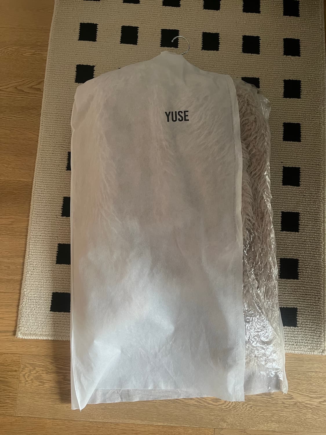 유즈 투웨이 퍼 자켓 아이보리 (옷 커버도 있음)  상품이미지5