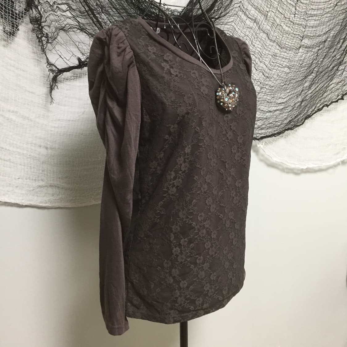 a.v.v brown lace detail shirring puff  T 상품이미지5