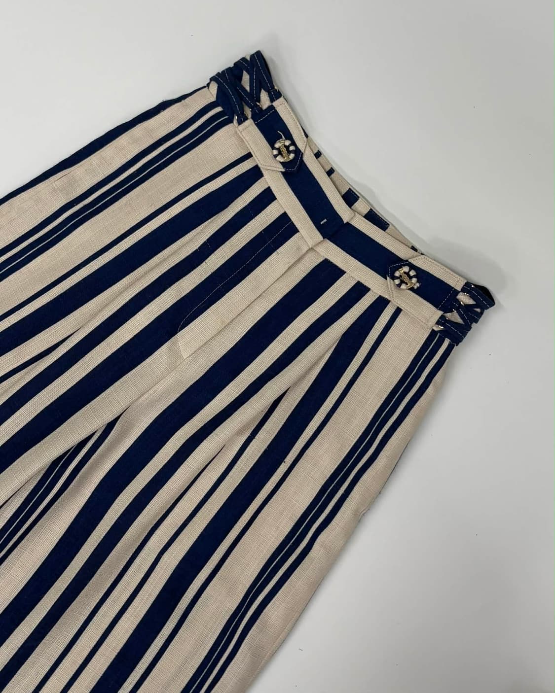 [64] O’2nd 오즈세컨 한섬 2024년 신형 스트라이프 와이드 팬츠 상품이미지5