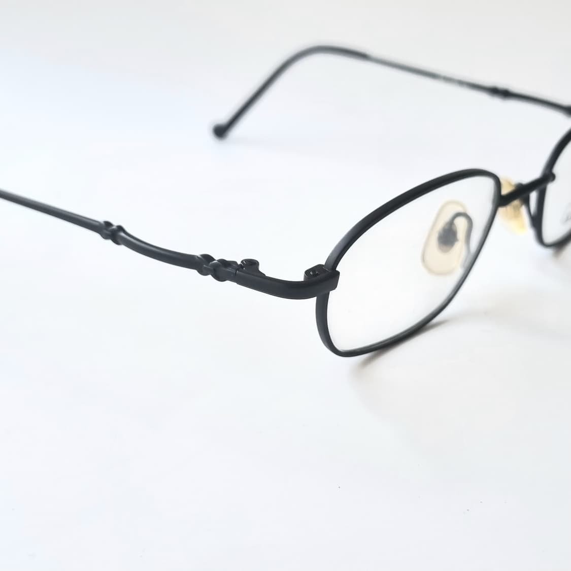 데드스탁 아이콘 남녀공용 매트 블랙 메탈 오벌 안경 75 상품이미지6