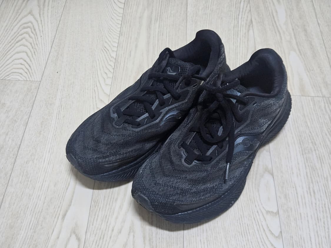 써코니  트라이엄프19 블랙 270mm 상품이미지1