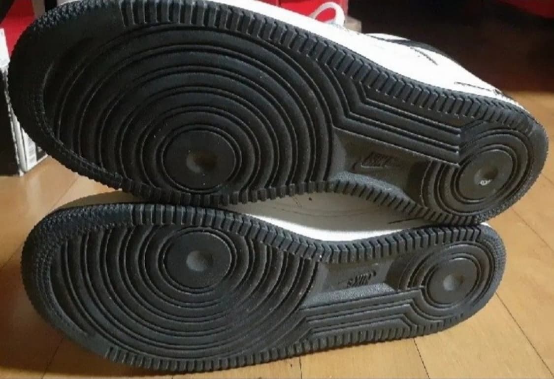 나이키 에어포스1 로우 흰검 반쭈글 2006년판 275 상품이미지7