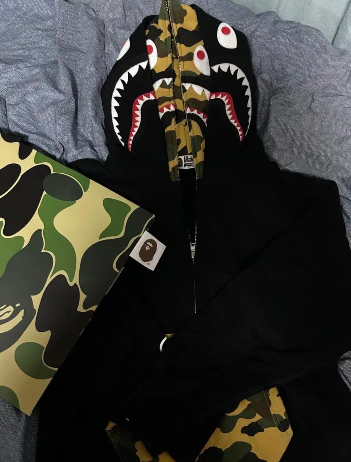 베이프 샤크후드 한정판 S 상품이미지1