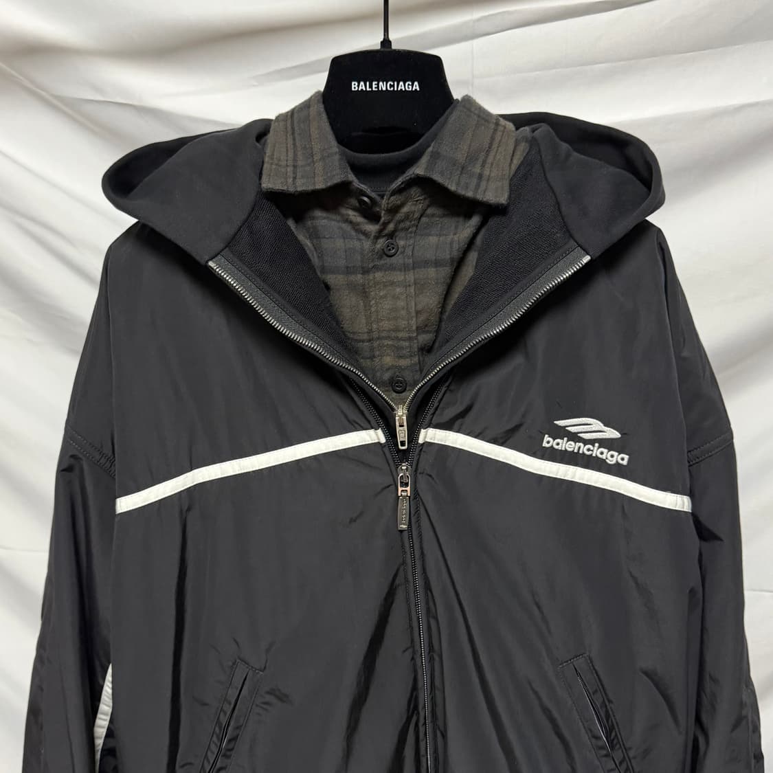 [S+급/3] 발렌시아가 3B 레어이드 트랙 바람막이 자켓 상품이미지2