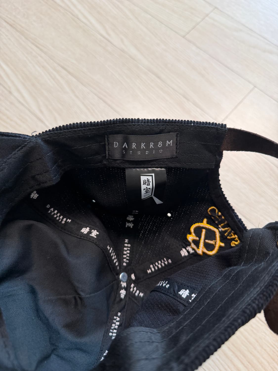 다크룸 x chivas 볼캡 상품이미지3