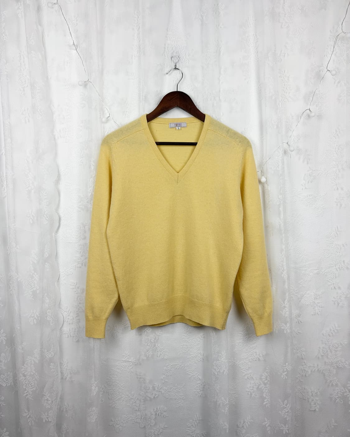 HONMA Soft Yellow Wool V-Neck Knit 상품이미지1